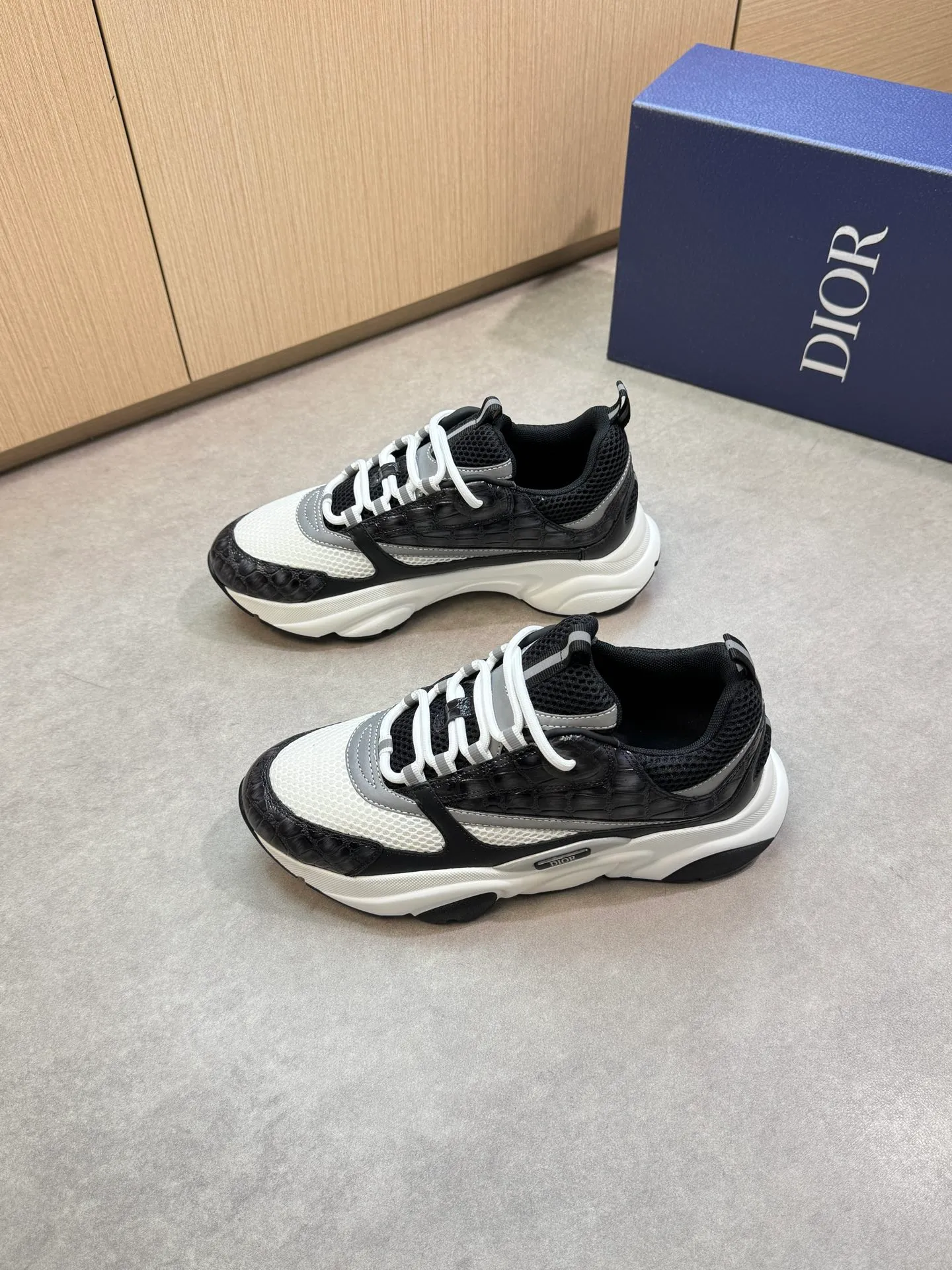 Factory price: 460💰[Dior] Dior - high-end quality original order 🔍🔍🔍 casual sports shoes - upper: 🔝 stone pattern calfskin, high silk mesh canvas, brand totem cloth, tongue and heel; reflective brand webbing - lining: brand canvas - original: ultra-light T men's shoes 💰U foam rubber; two-color molded outsole -Ultra-high quality control·Fine workmanship: highlighted (high-end·nobility·grade) -Size: 39-44 (38, 45, 46, 47, can be customized)·D9285